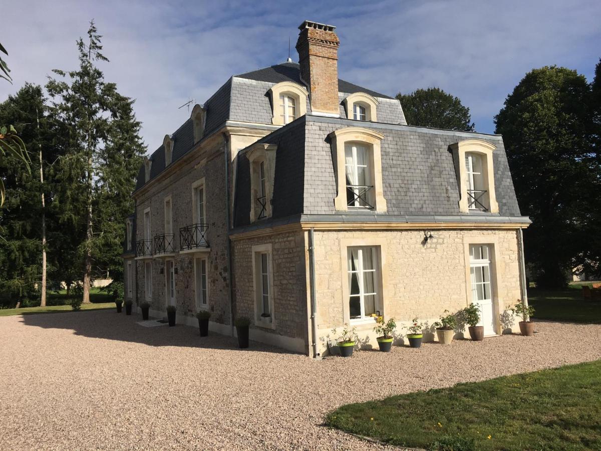 Le Manoir Du Ribardon Bed & Breakfast Neuvy-au-Houlme Dış mekan fotoğraf
